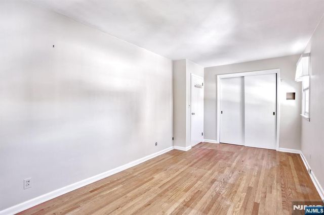 9 New York Avenue, Bergenfield, NJ 07621