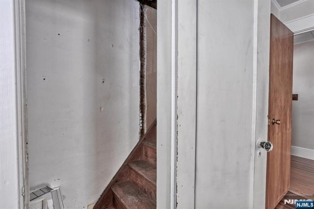 9 New York Avenue, Bergenfield, NJ 07621