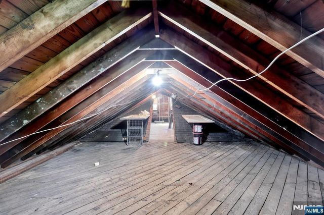 9 New York Avenue, Bergenfield, NJ 07621