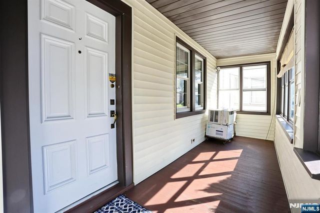 9 New York Avenue, Bergenfield, NJ 07621