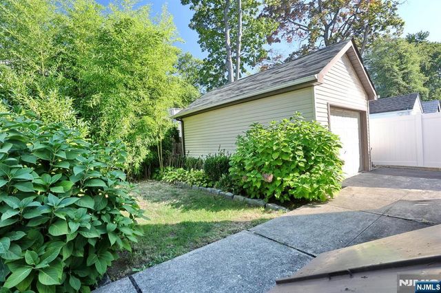 9 New York Avenue, Bergenfield, NJ 07621