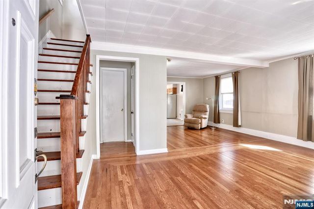 9 New York Avenue, Bergenfield, NJ 07621