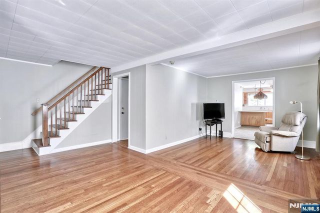 9 New York Avenue, Bergenfield, NJ 07621