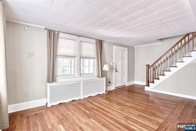 9 New York Avenue, Bergenfield, NJ 07621