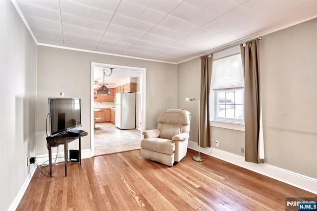 9 New York Avenue, Bergenfield, NJ 07621