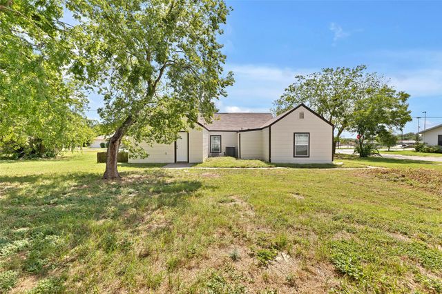 501 N Miller Street, Decatur, TX 76234