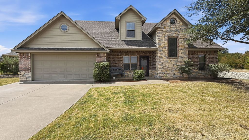 1306 Lauren Lane, Granbury, TX 76048 — exterior