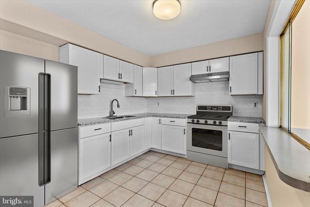 1157 WINTERTIDE DR, Harrisburg, PA 17111