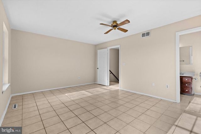 1157 WINTERTIDE DR, Harrisburg, PA 17111