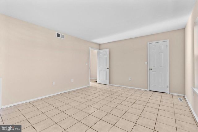 1157 WINTERTIDE DR, Harrisburg, PA 17111