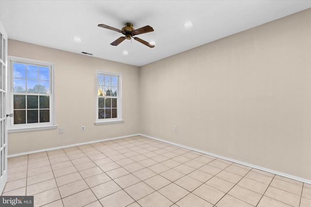 1157 WINTERTIDE DR, Harrisburg, PA 17111