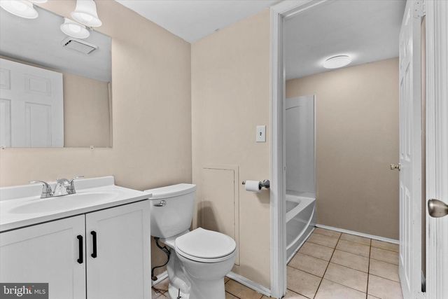 1157 WINTERTIDE DR, Harrisburg, PA 17111