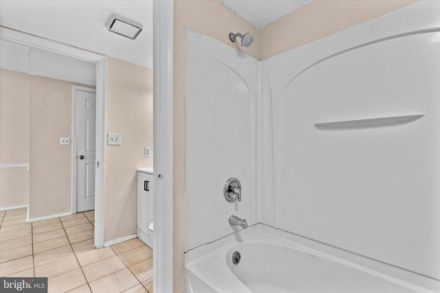 1157 WINTERTIDE DR, Harrisburg, PA 17111