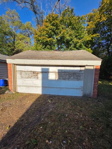 3S276 Gates Place, Warrenville, IL 60555