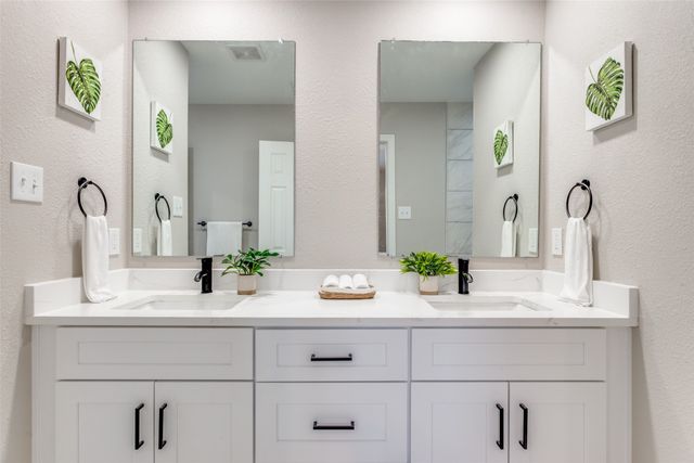 709 S Emma Drive, Arlington, TX 76002