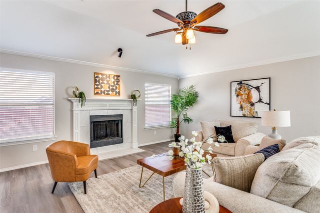 709 S Emma Drive, Arlington, TX 76002