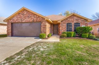 709 S Emma Drive, Arlington, TX 76002
