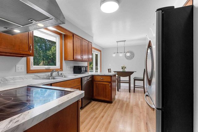 1421 ARGONNE DRIVE, Green Bay, WI 54304