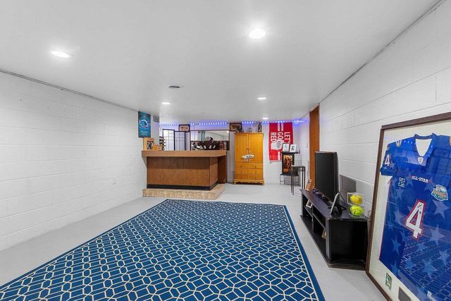 1421 ARGONNE DRIVE, Green Bay, WI 54304