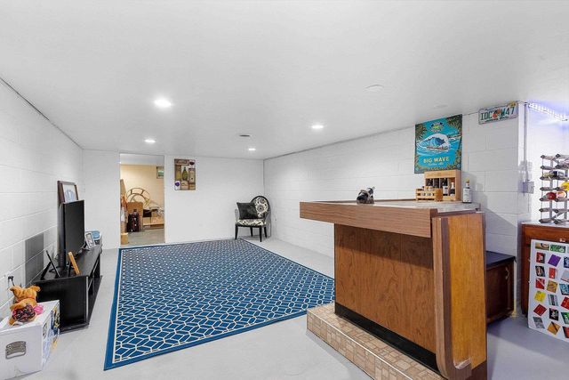 1421 ARGONNE DRIVE, Green Bay, WI 54304