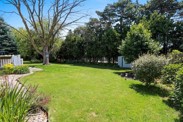 1421 ARGONNE DRIVE, Green Bay, WI 54304