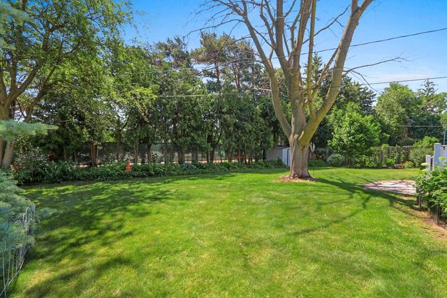 1421 ARGONNE DRIVE, Green Bay, WI 54304