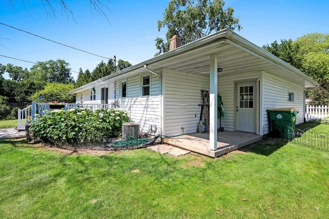1421 ARGONNE DRIVE, Green Bay, WI 54304