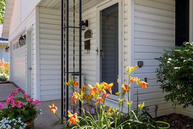 1421 ARGONNE DRIVE, Green Bay, WI 54304