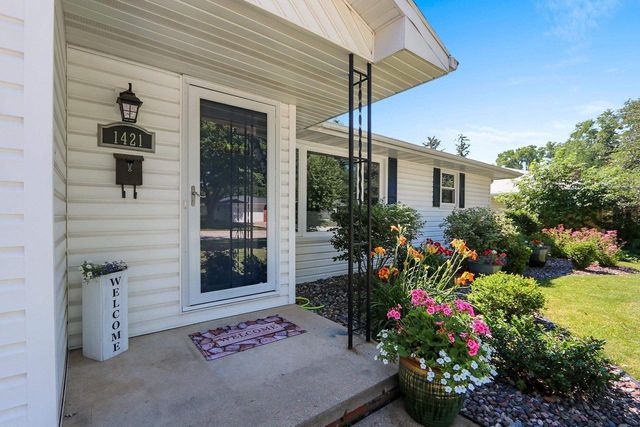 1421 ARGONNE DRIVE, Green Bay, WI 54304