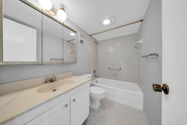 1200 Saint Charles Place 712, Pembroke Pines, FL 33026
