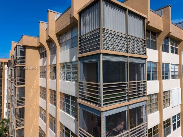 1200 Saint Charles Place 712, Pembroke Pines, FL 33026