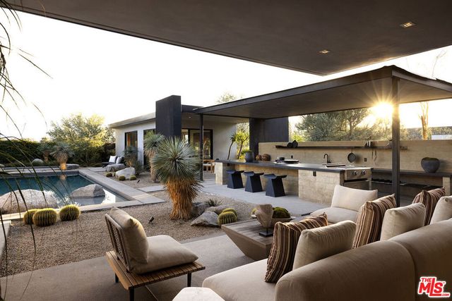 2 Echo Lane, Rancho Mirage, CA 92270