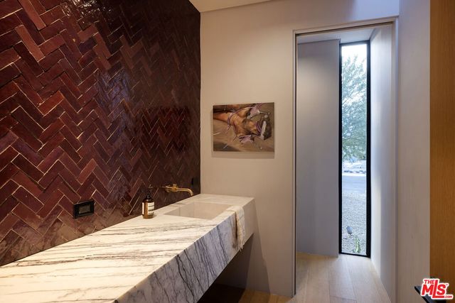 2 Echo Lane, Rancho Mirage, CA 92270