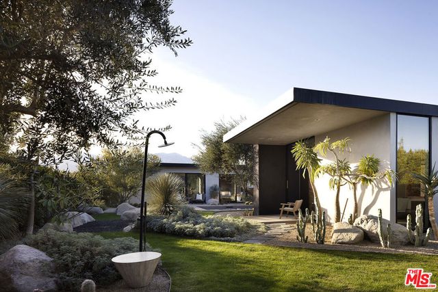 2 Echo Lane, Rancho Mirage, CA 92270