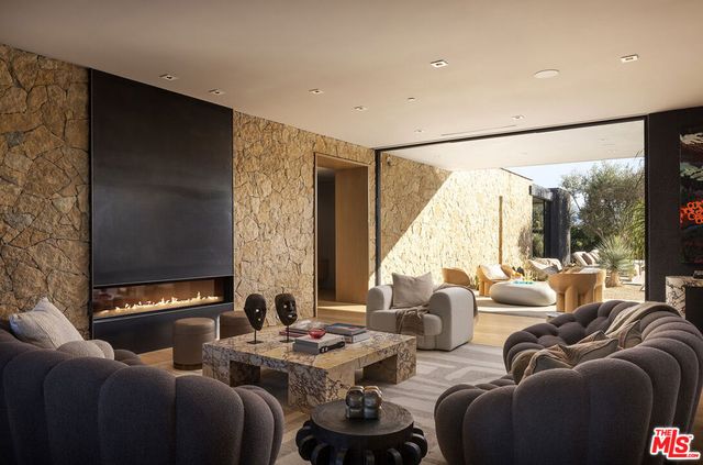 2 Echo Lane, Rancho Mirage, CA 92270