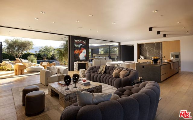 2 Echo Lane, Rancho Mirage, CA 92270