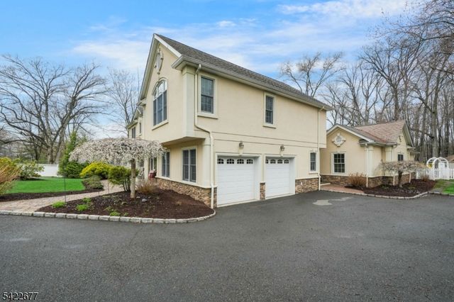 4 Salter Dr, Montville Twp., NJ 07045