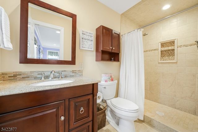 4 Salter Dr, Montville Twp., NJ 07045