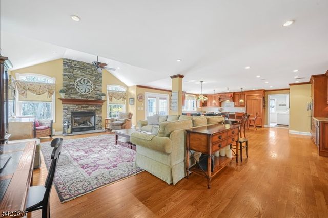 4 Salter Dr, Montville Twp., NJ 07045