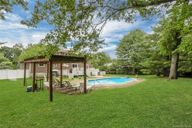 7 S Cranford Road, Bardonia, NY 10954
