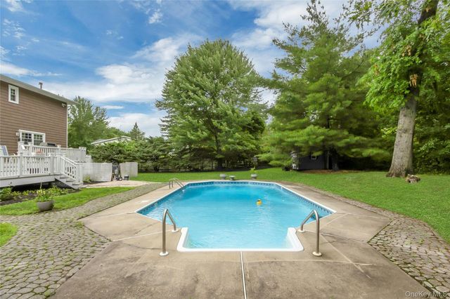 7 S Cranford Road, Bardonia, NY 10954