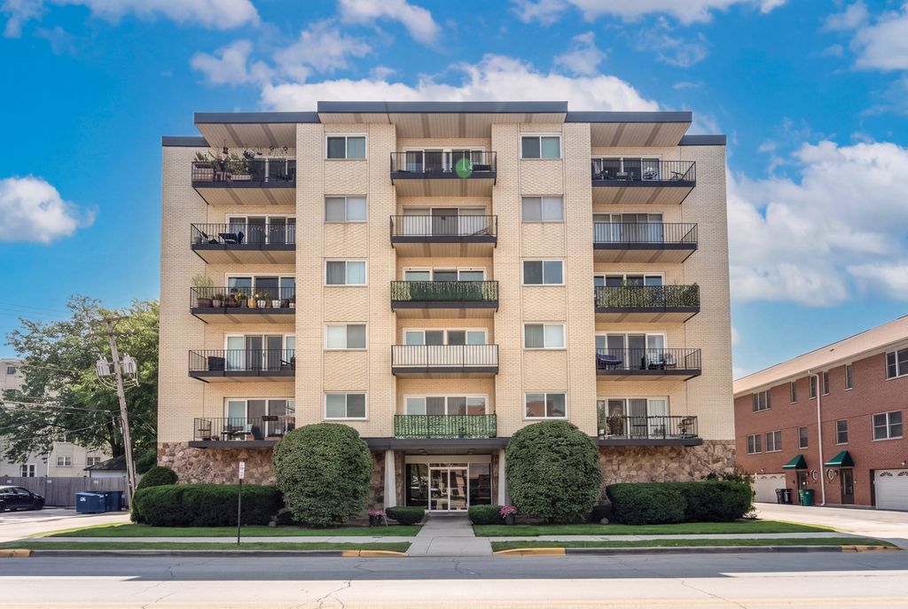 7314 Randolph Street 5B, Forest Park, IL 60130