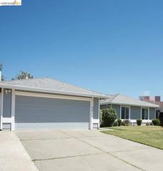 39 Stanislaus CIR, Sacramento, CA 95831