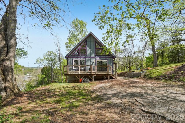 25 Moore Street, Woodfin, NC 28804