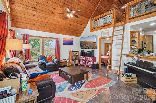 25 Moore Street, Woodfin, NC 28804