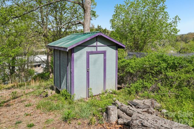 25 Moore Street, Woodfin, NC 28804