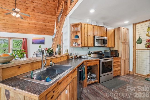 25 Moore Street, Woodfin, NC 28804
