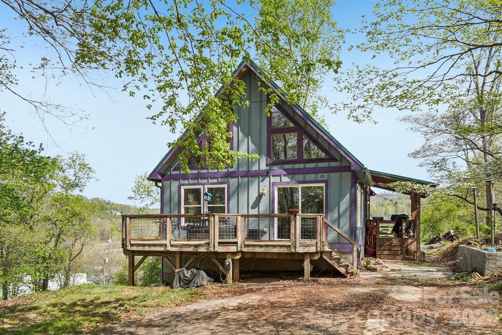 25 Moore Street, Woodfin, NC 28804