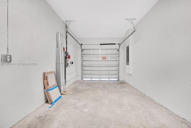 15955 SW 2nd St, Pembroke Pines, FL 33027