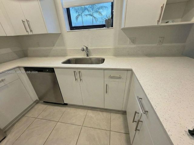 15955 SW 2nd St, Pembroke Pines, FL 33027